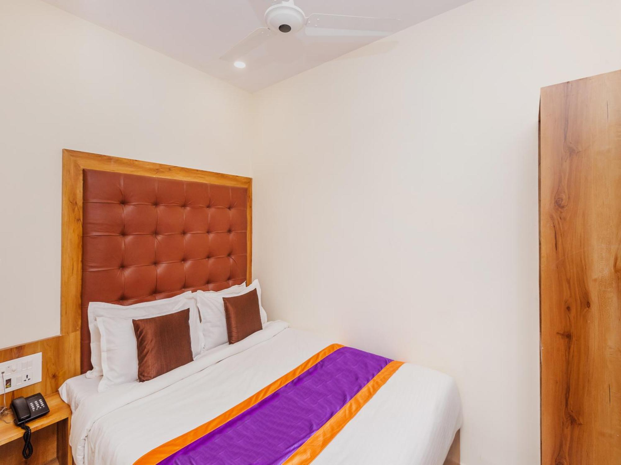 Hotel Era Мумбаї Екстер'єр фото